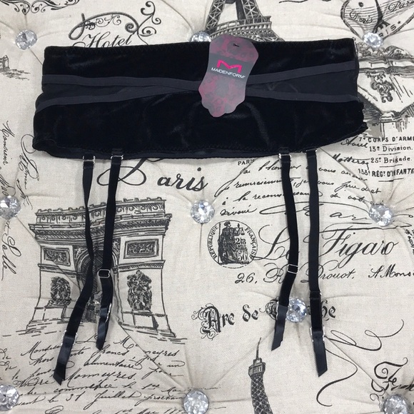 🛍3/$30🛍 Maidenform Super Sexy Lace Garter Belt - Picture 3 of 9